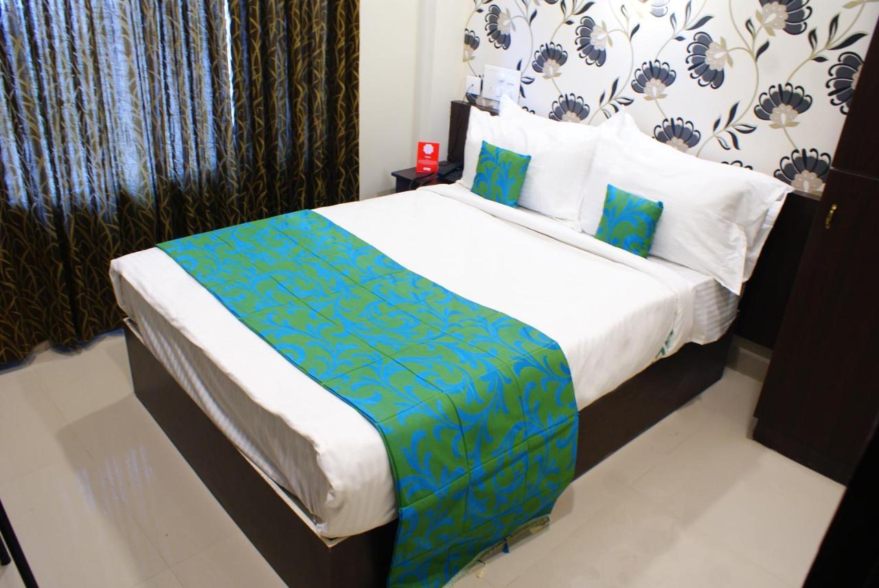 Collection O 8267 Galaxy Inn Kochi Esterno foto