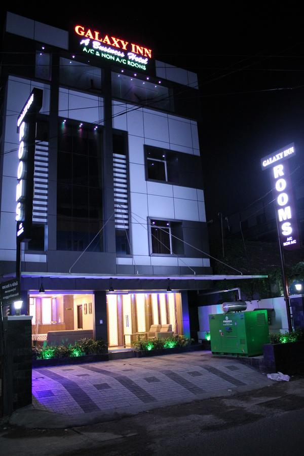 Collection O 8267 Galaxy Inn Kochi Esterno foto