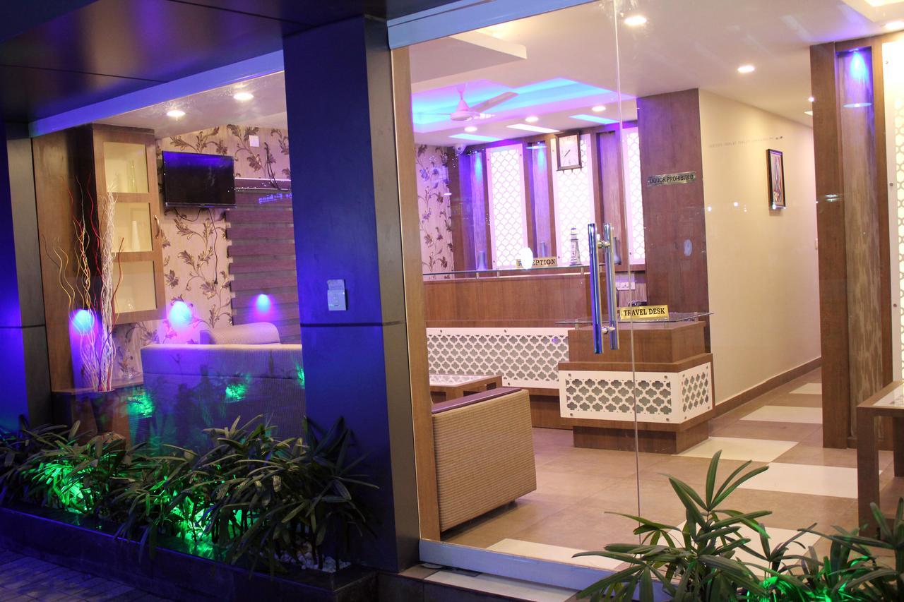 Collection O 8267 Galaxy Inn Kochi Esterno foto