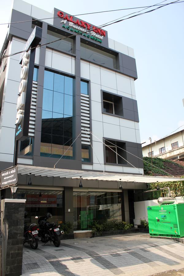 Collection O 8267 Galaxy Inn Kochi Esterno foto