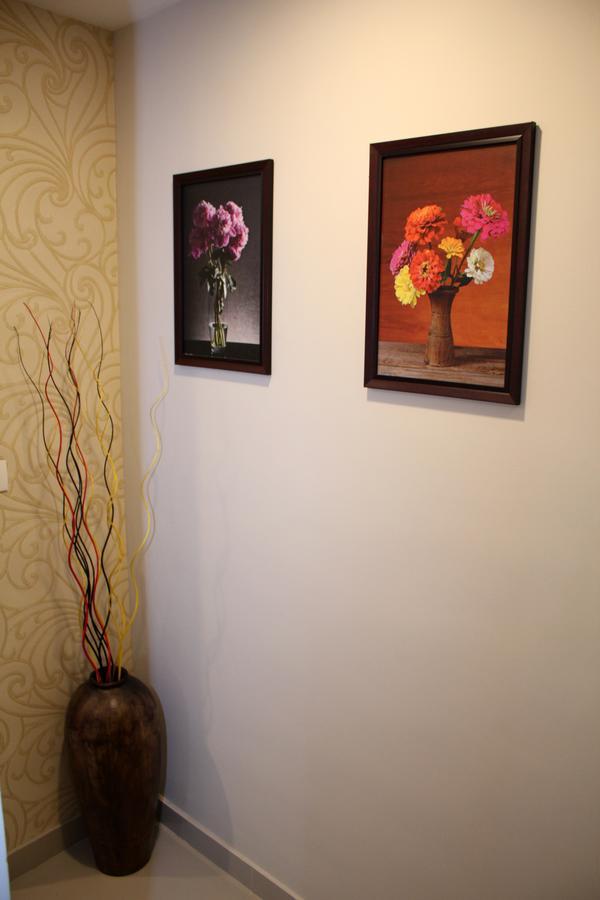 Collection O 8267 Galaxy Inn Kochi Esterno foto