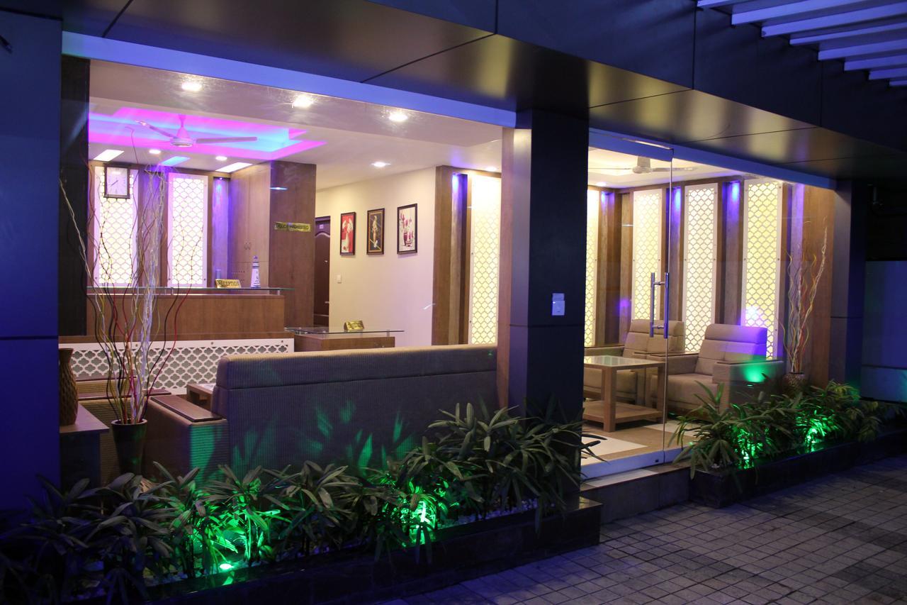 Collection O 8267 Galaxy Inn Kochi Esterno foto