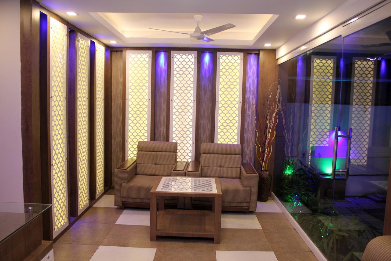 Collection O 8267 Galaxy Inn Kochi Esterno foto