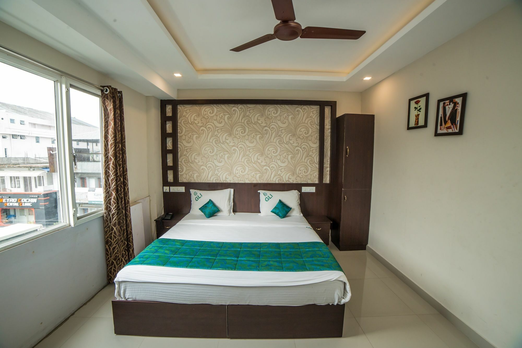 Collection O 8267 Galaxy Inn Kochi Esterno foto